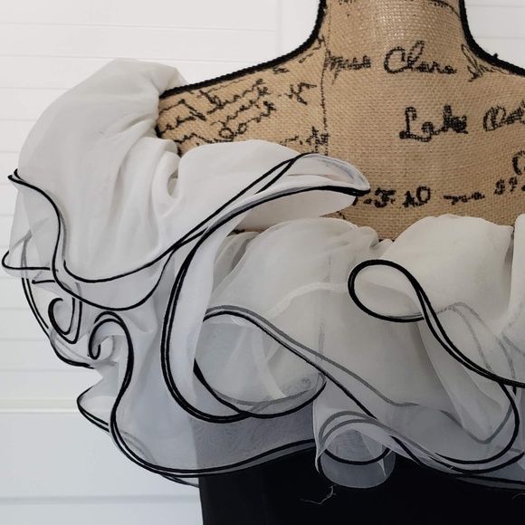 Like New Dave & Johnny Off Shoulder Dress-Local Pickup Available - Picture 2 of 8